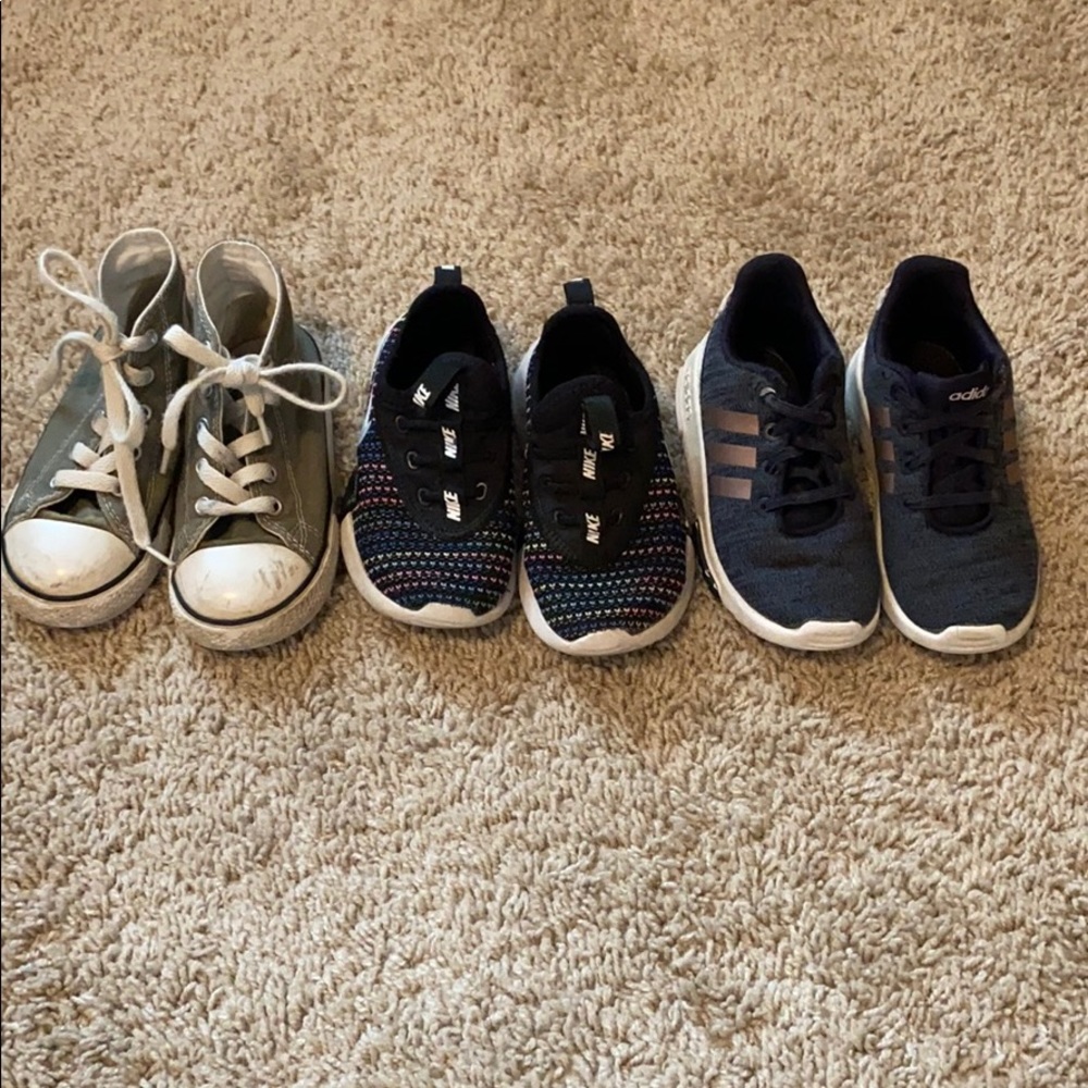 Little kid tennis shoe lot size 9 girls